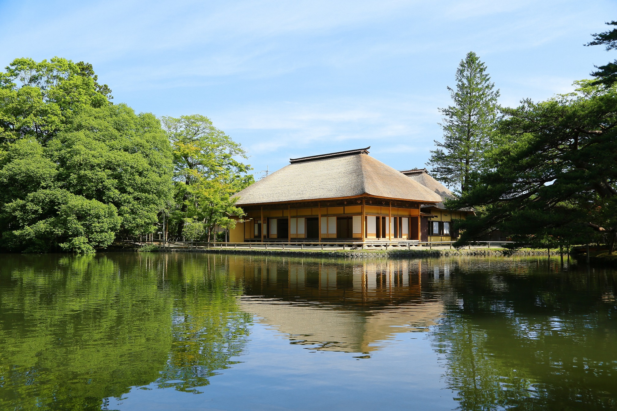 旧有備館および庭園の写真